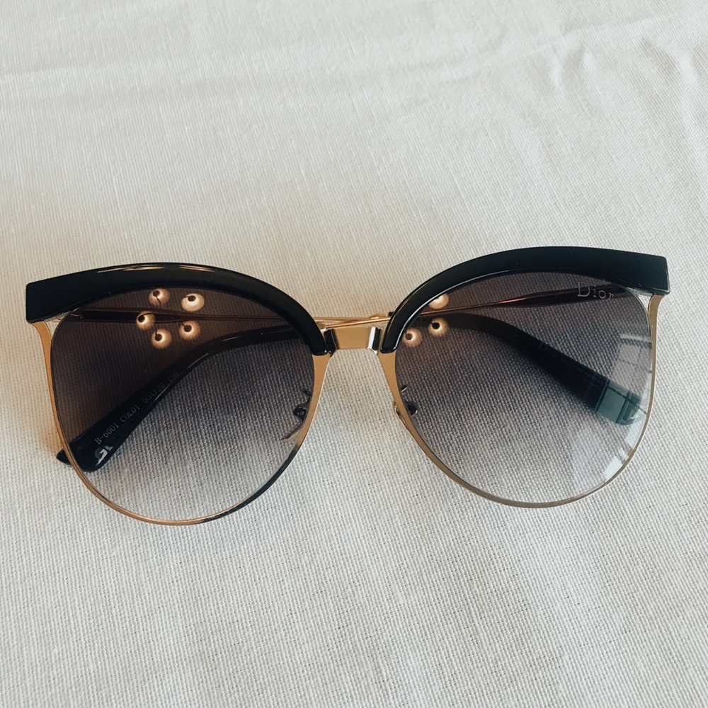 LIKE NEW Dior Aviator styles sunglasses 🌟